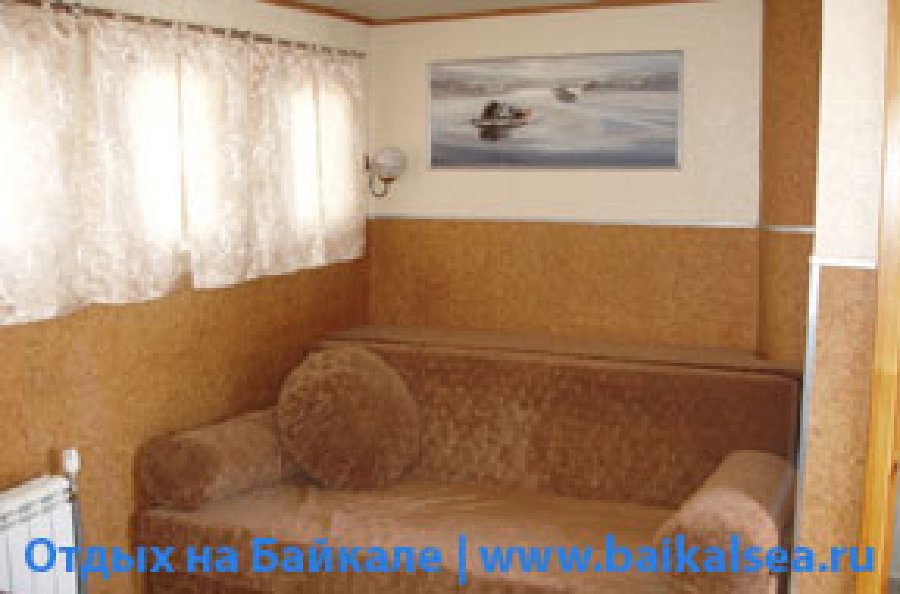 Круизный теплоход «Валерий Бухнер»